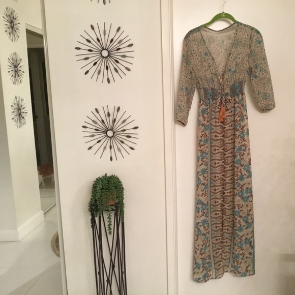 boutique Dresses & Skirts - Maxi dress size medium